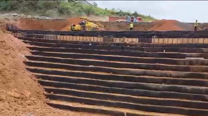 Réparation de la zone effondrée sur la section Bonépoupa-Yabassi : la reconstitution du remblai progresse