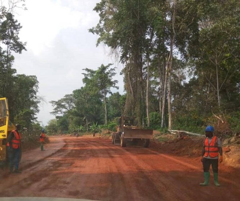 Bitumage de la route Mvangan – Nkpaebae 2 : les travaux démarrent
