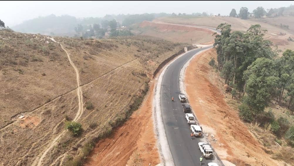 Construction de la route Ndu–Nkambe : 31 km de l’itinéraire entièrement bitumés et 18 km en enduit bicouche réalisés sur les accotements