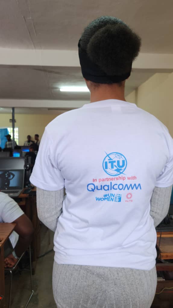 Coder pour l’avenir : L’Afrique mise sur ses jeunes filles pour combler le fossé numérique